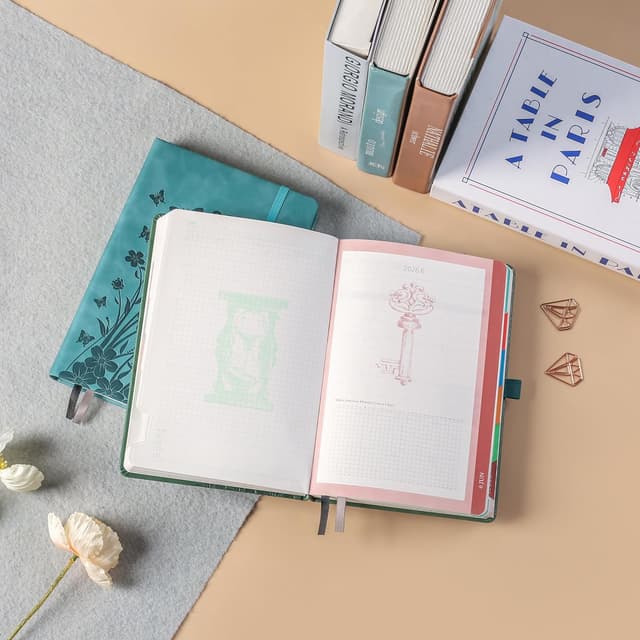 Detalle de HwxBen Academic Diary 2026–2027 A5 Day to Page Teal Hardback Planner with Pen Holder