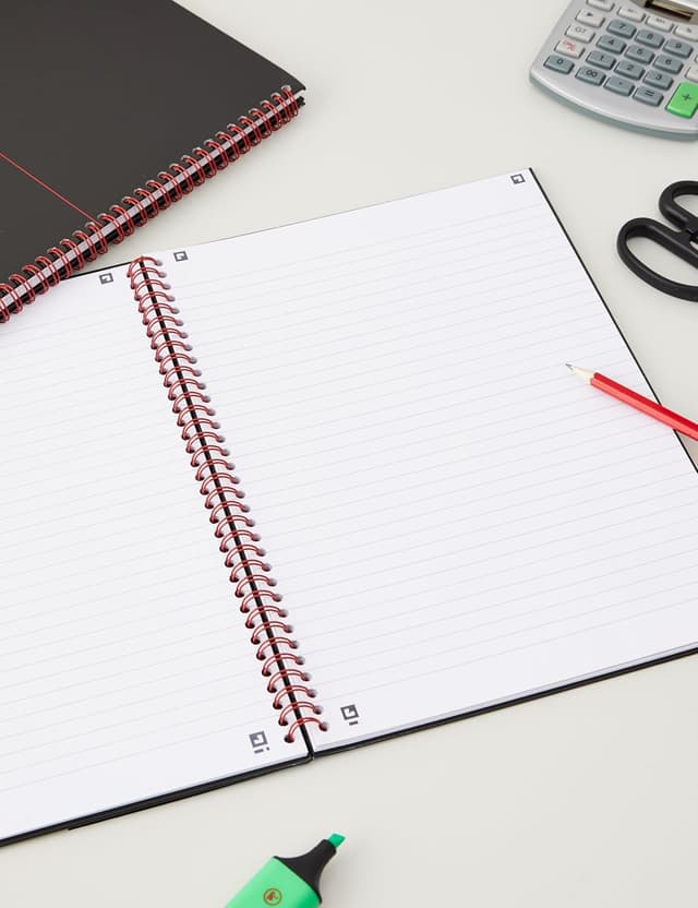 Thumbnail 6 de Black n' Red Oxford A4 Notebook (Pack of 3) – Glossy hardback, wirebound ruled pages