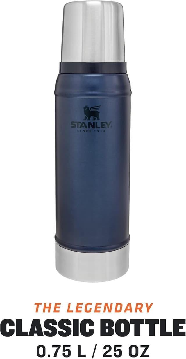 Detalle 2 de Stanley Classic Legendary Flask 0.75L Nightfall (BPA-free) — insulated stainless steel thermos with leakproof lid