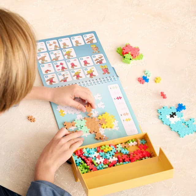 Detalle de Plus Plus Travel Toys Building Blocks Puzzle Play Activity Pad (125 pieces, ocean theme) for ages 5+