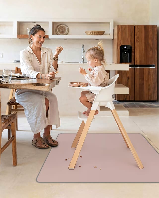 Detalle de Blissful Diary Baby-Spritzschutzmatte für unter den Hochstuhl (128 x 128 cm), abwischbar, wasserdicht & rutschfest – zartrosa