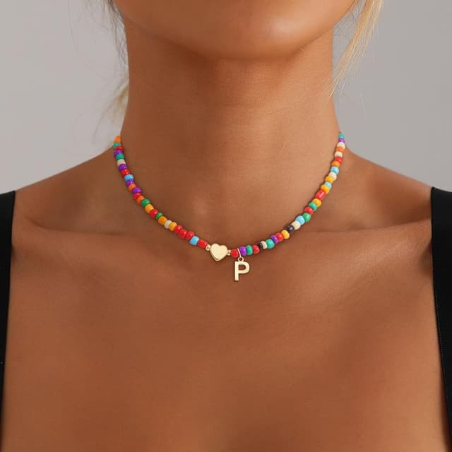 Detalle 2 de SLOONG Bunte Buchstaben-Perlenkette mit personalisiertem Namensanhänger (Choker) – Herz-Charm & Boho-Design