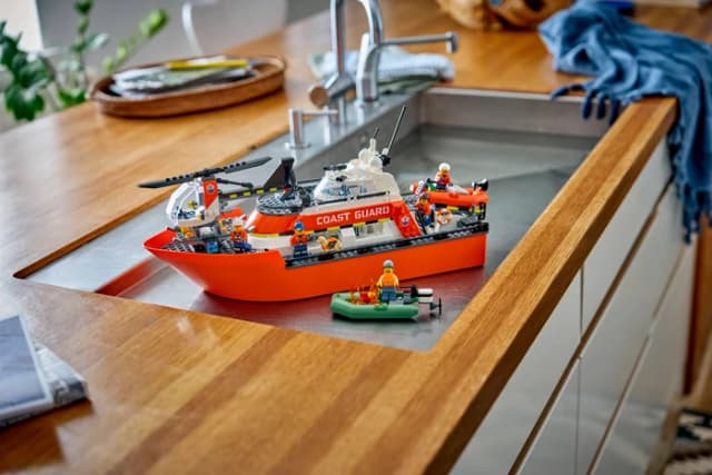 Thumbnail 7 de LEGO City Rettungsboot 60504 mit Hubschrauber