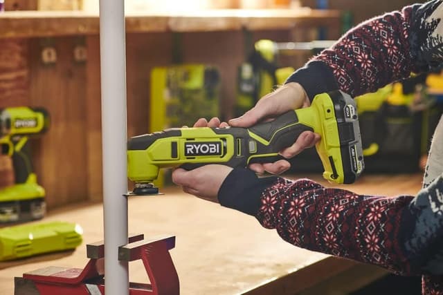 Detalle de Ryobi RMT18-0 18V ONE+ cordless multi-tool