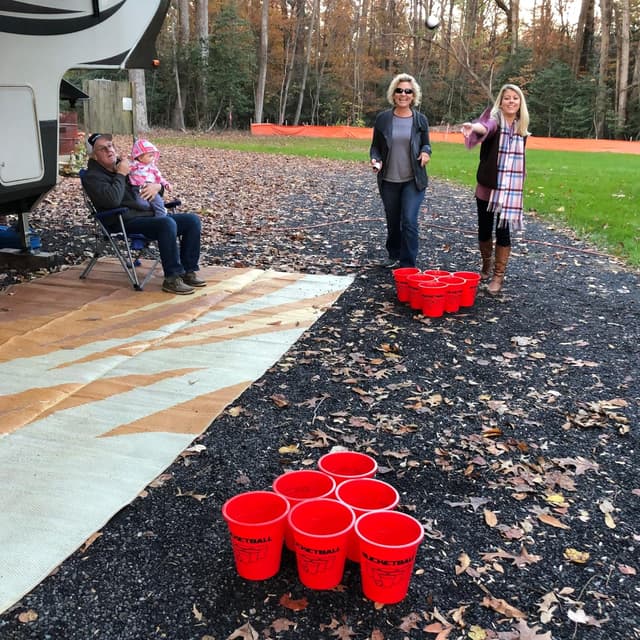 Detalle 2 de BucketBall Giant Yard Pong Edition outdoor yard game with 12 ultra-durable buckets and lifetime warranty