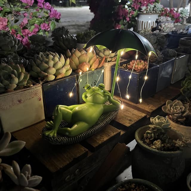 Detalle 2 de Wowlela Solar Frosch Statue mit LED