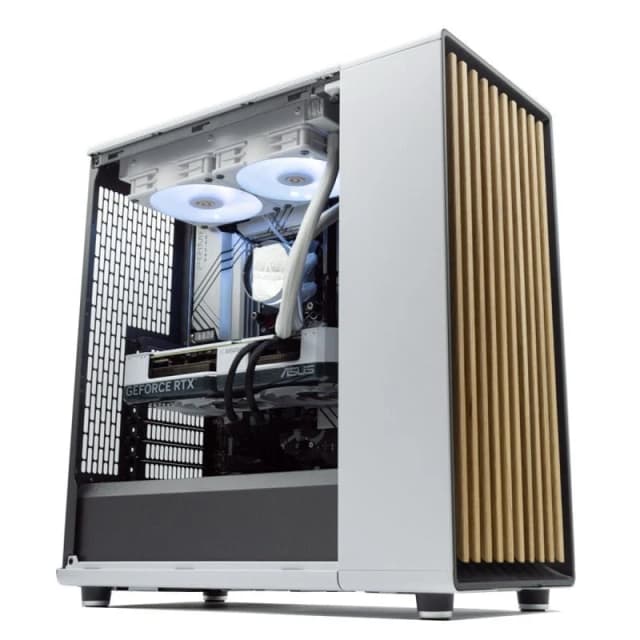 Detalle de PcCom Studio i7-14700KF 32GB 2TB SSD RTX 5070 Ti
