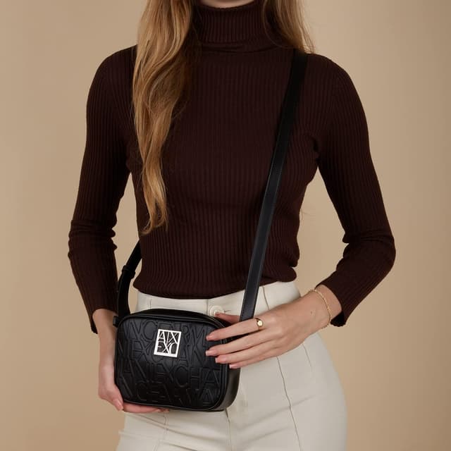 Detalle 2 de Giorgio Armani 00020 Shoulder Bag in Black – One Size