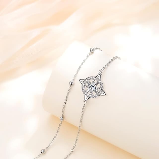 Detalle 2 de J.MUEN bracelet femme en argent sterling 925 avec nœud celtique, réglable