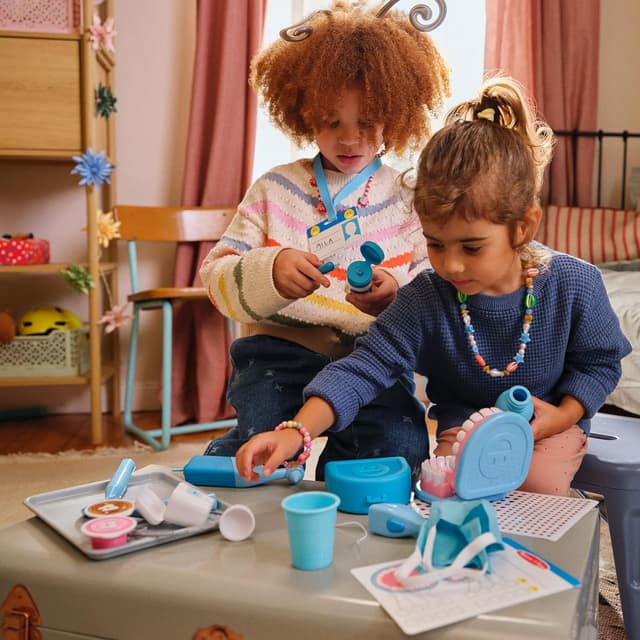 Detalle 2 de Melissa & Doug Super Smile Zahnarzt Spielset 26-teilig