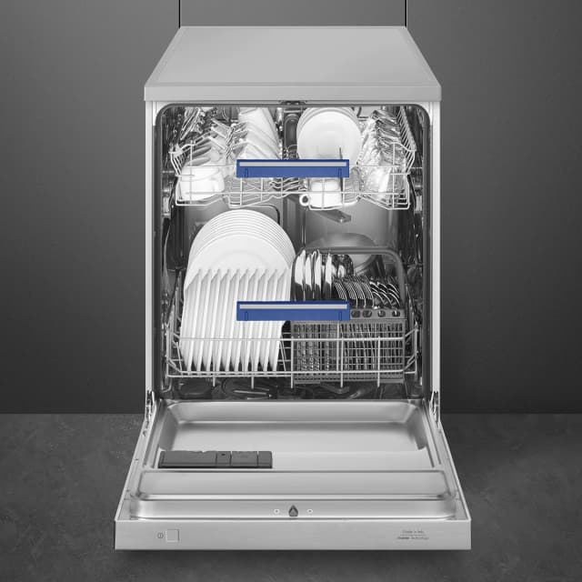 Detalle 2 de Smeg LVS342CQSX lavavajillas 14 servicios