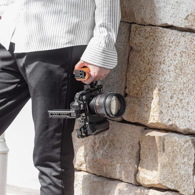 Detalle 2 de SMALLRIG GH5 Cage CCP2646 mit NATO-Schienen und Cold Shoe für Panasonic GH5/GH5S/GH5 II