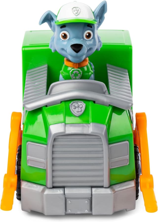 Detalle de Paw Patrol Rocky’s Recycle Truck toy vehicle with collectible Rocky action figure (made with at least 80% recycled plastic)