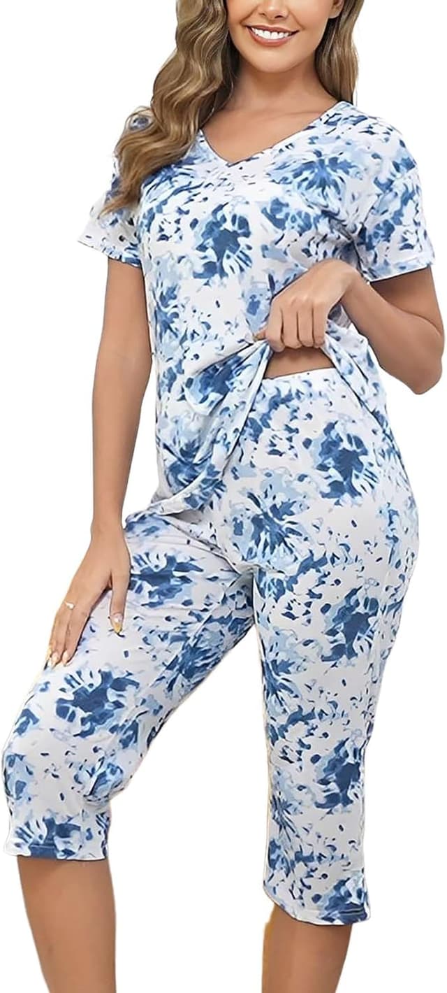 Detalle de Inadays Women’s Cotton Pajama Sets (Short Sleeve Top + Capri Pants) – 2-Piece Summer Lounge Set
