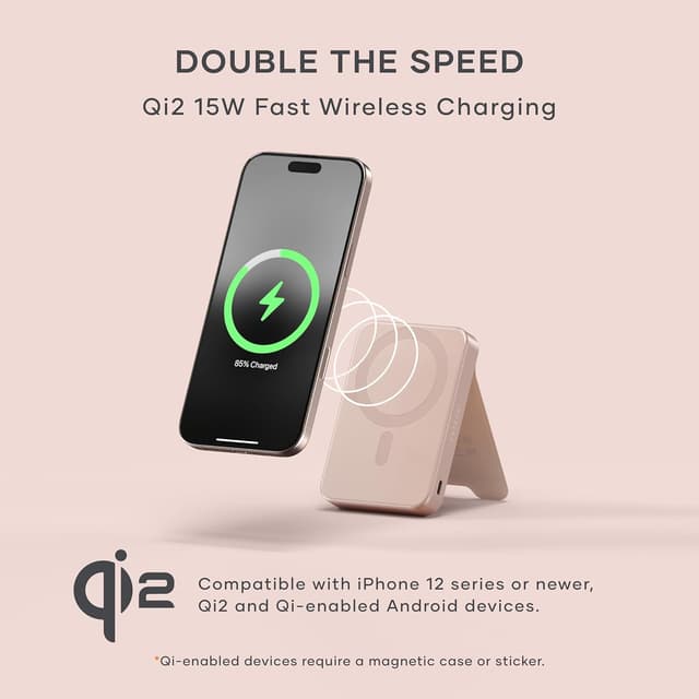 Detalle 2 de SATECHI OntheGo™ Power Bank MagSafe 10000mAh con supporto integrato e ricarica Qi2/ MagSafe (15W) – Rose