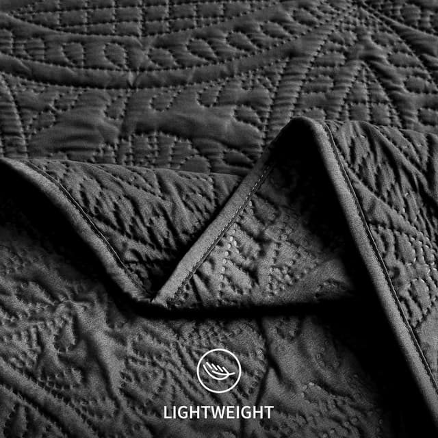 Detalle 2 de Love’s cabin California King Quilt Bedding Set (3-Piece) - Black Coin Pattern Lightweight Coverlet