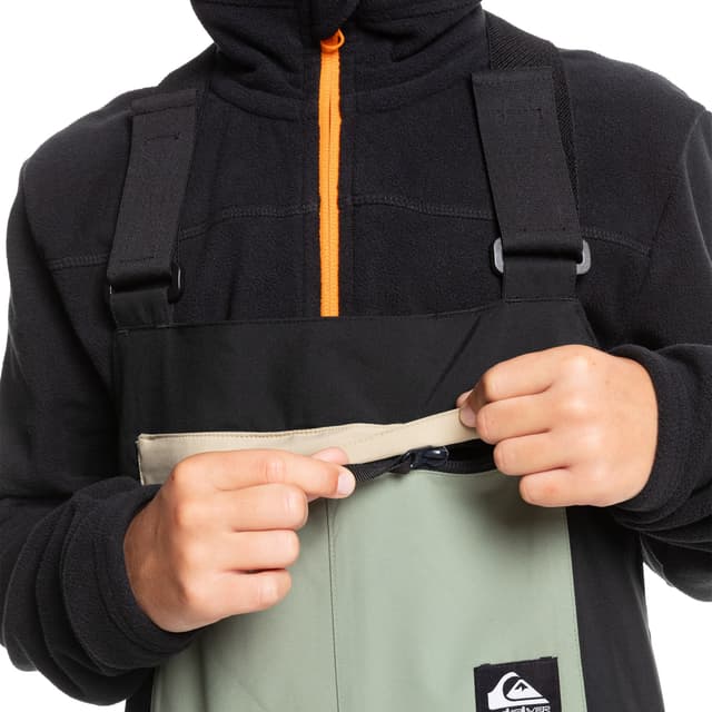 Detalle de Quiksilver Mash Up: pantalón de esquí de niños con peto para nieve (8 a 16 años)