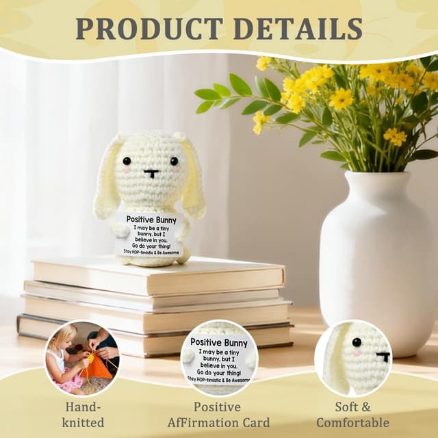 Detalle de Aolso Pocket Hug Coniglio Positivo in mini bambola lavorata a maglia con biglietto e moneta