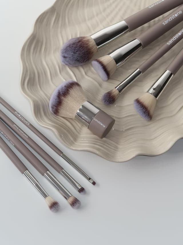 Detalle de Sandstone Scandinavia Kabuki-Pinsel – professioneller Make-up-Pinsel für Puder & Foundation