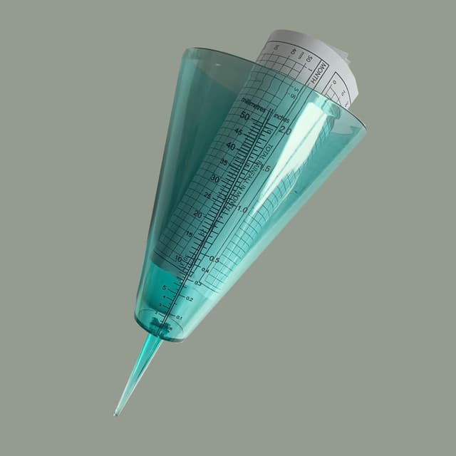 Detalle 2 de Bosmere Tildenet Rain Gauge (T22) – mm and inch rainfall measurement