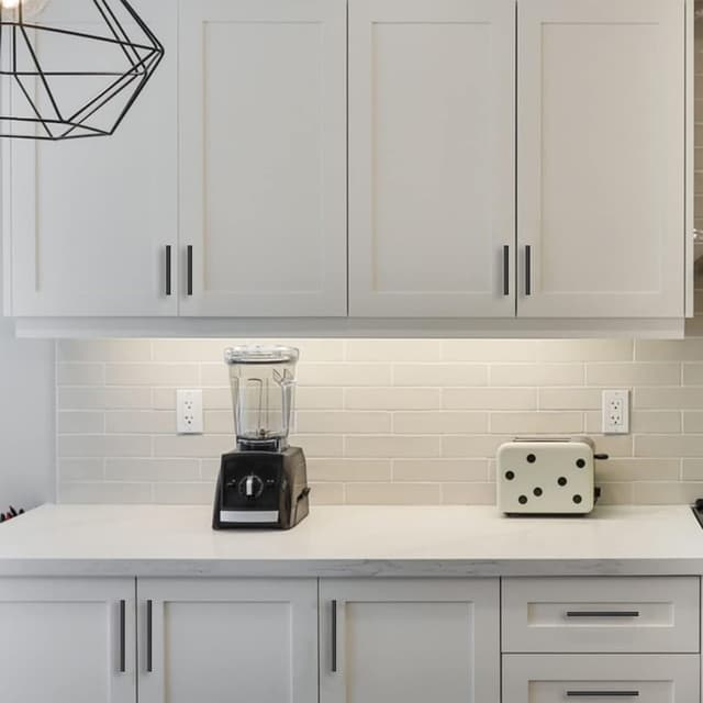 Detalle 2 de Amerdeco 10 pezzi maniglie per mobili da cucina nero, interasse fori 96 mm