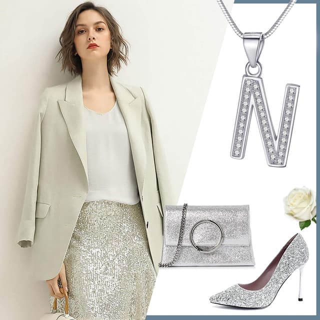 Detalle de Collana Morella da donna con ciondolo a forma di lettera in argento 925 rodiato, lunghezza 45 cm