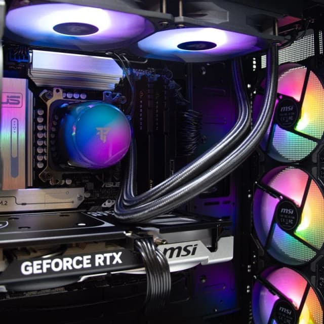 Detalle de PcCom Imperial AMD Ryzen 7 5800X / 32GB / 2TB M.2 SSD / RTX 5070