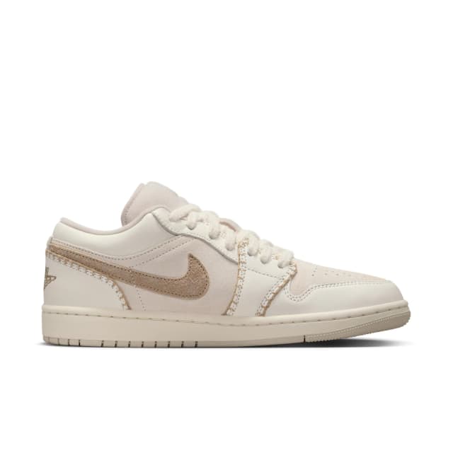 Detalle de Nike WMNS AIR JORDAN 1 LOW SE zapatillas mujer