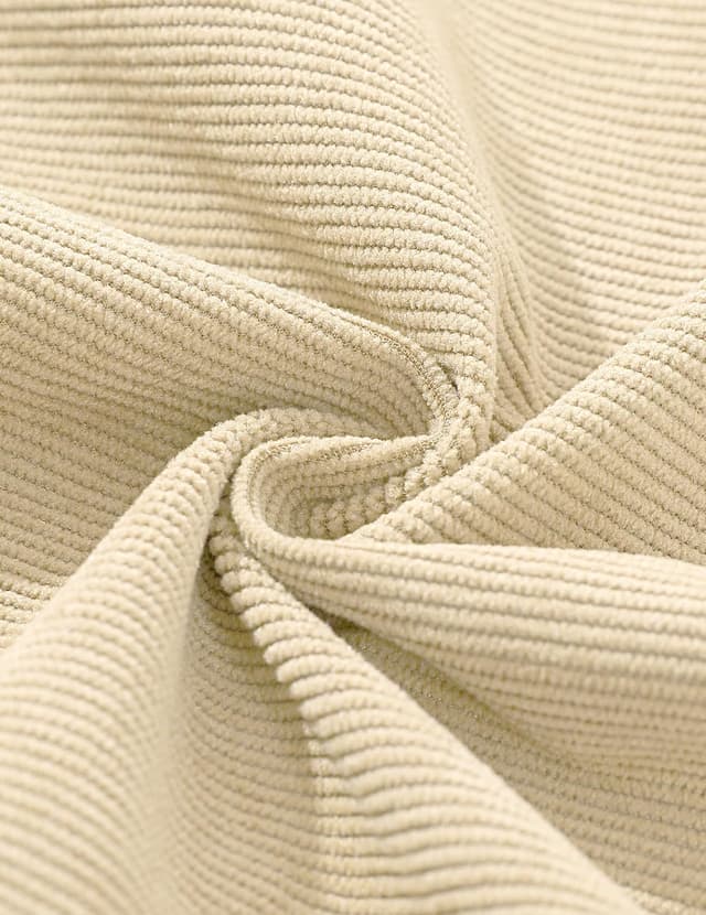 Detalle de TARAINYA men’s corduroy shorts in cotton blend with drawstring waist and pockets