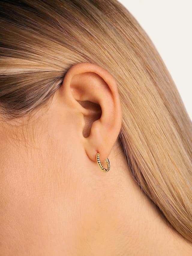 Detalle 2 de SINGULARU Pendientes Aro Twist 10 mm