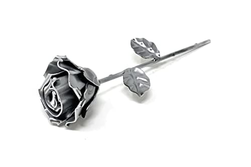Detalle de Forging Art Bcn Rosa Eterna de Hierro Forjada a Mano (Plata) – Rosa permanente de hierro para aniversarios y regalos