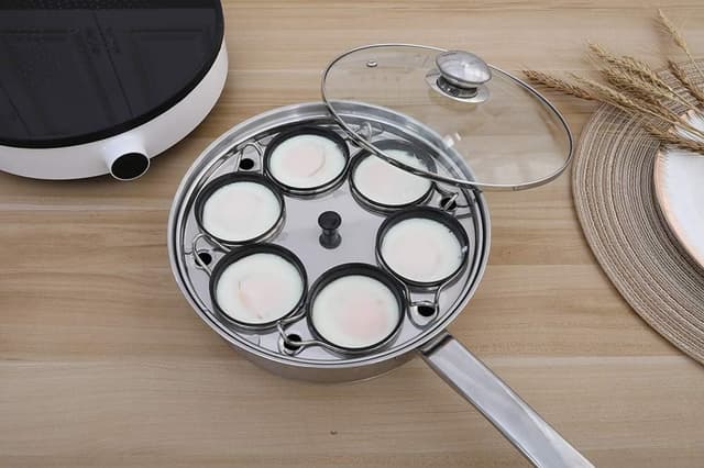 Detalle de RUNZI Egg Poacher Pan – Stainless Steel Poached Egg Cooker with 6 Nonstick Silicone Cups for Induction