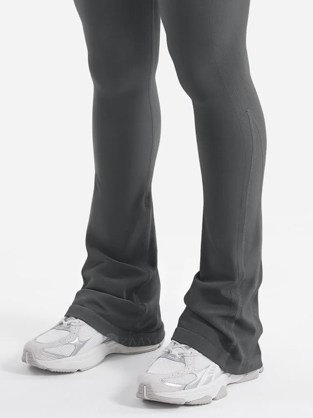 Detalle de ZAAYO Flared Leggings Damen mit Invisible Scrunch & hoher Taille