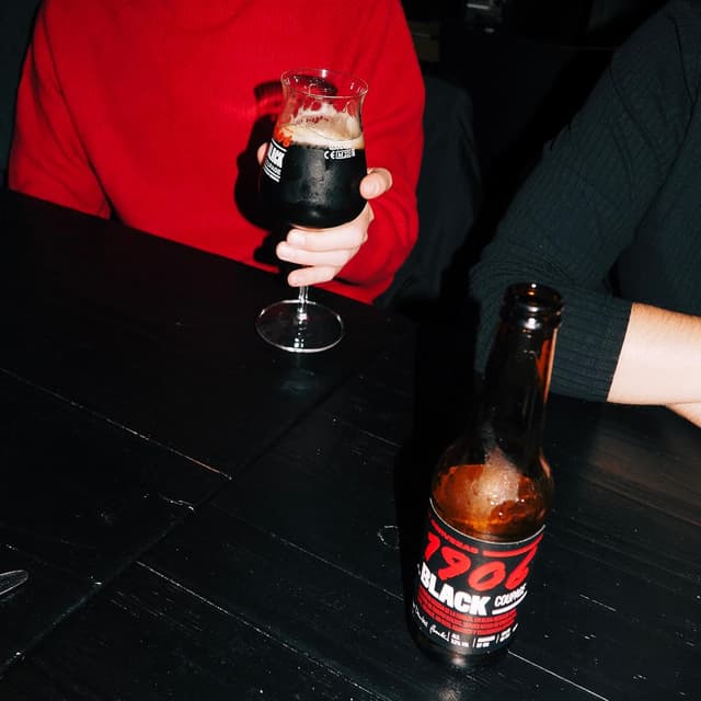 Thumbnail 5 de 1906 Black Coupage Cerveza Premium Extra 🍺 Pack 24 Botellas