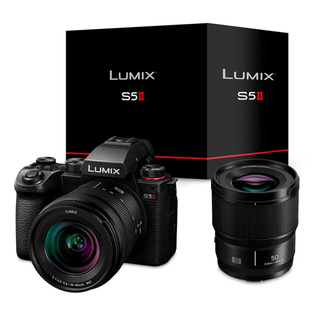 Detalle 2 de Panasonic LUMIX S5M2 con objetivo S-R2060 F/3.5-5.6 y S-S50 F/1.8