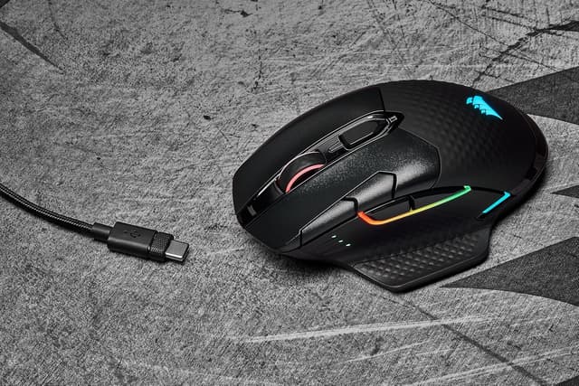 Detalle 2 de Corsair Dark Core RGB PRO CH-9315411-EU mouse gaming wireless con Slipstream e RGB dinamica