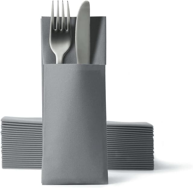 Detalle 2 de Airlaid Besteckservietten von Gastroservietten.de – Bestecktaschen mit Serviette, 32 × 40 cm, schwarz (50 Stück)