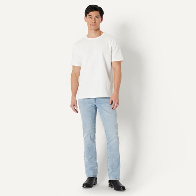 Detalle de Amazon Essentials Jean bootcut à faible élasticité coupe ajustée homme