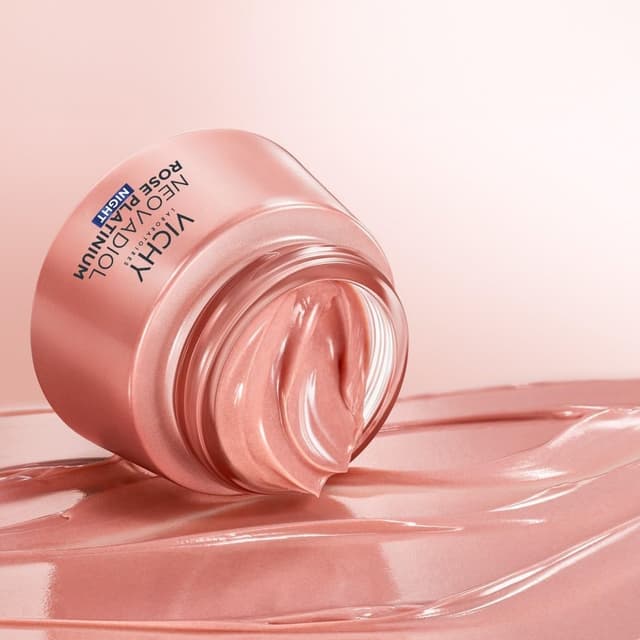 Detalle 2 de Vichy Neovadiol Rose Platinium Crema Notte Rivitalizzante e Rimpolpante per tutti i tipi di pelle