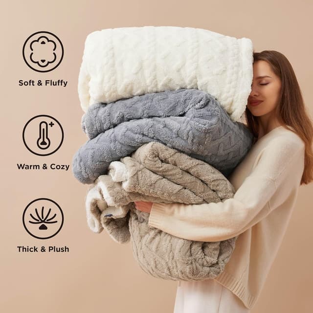 Detalle 2 de Bedsure Sherpa Fleece Throw Blanket (Red) – Reversible 220GSM & 250GSM, Single 130x150cm