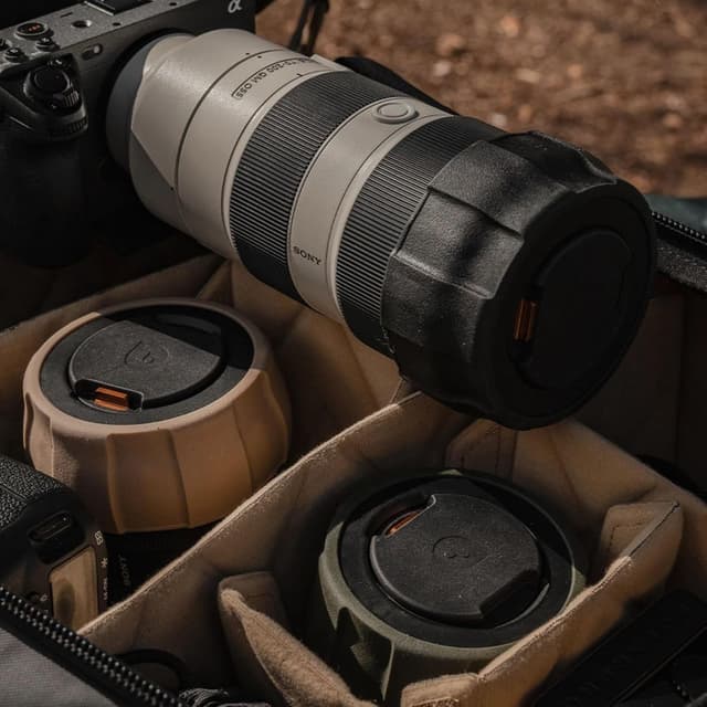 Detalle de PolarPro Defender Pro Objektivdeckel (Wald) – passend für 83–90 mm