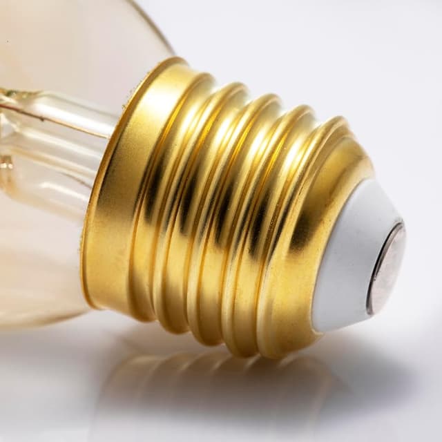 Detalle 2 de Amazon Basics Bombilla LED E27 Vintage 6/Pack🕯