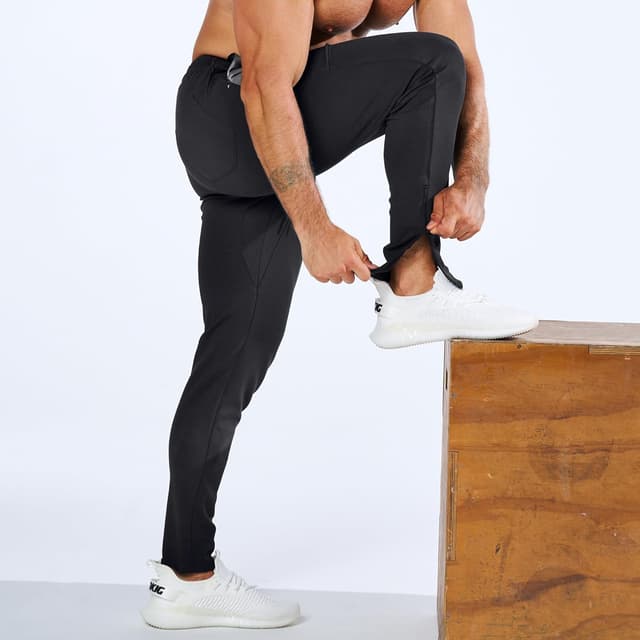 Detalle de BROKIG Mens Zero Armor Gym Jogger Bottoms with ankle zips and zipped pockets