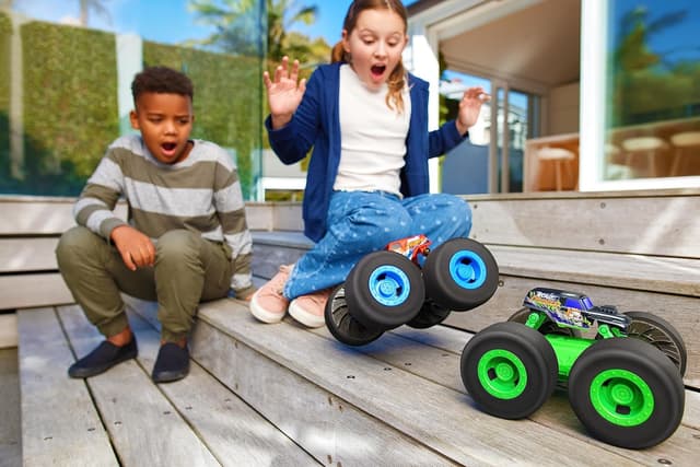 Detalle 2 de Metal Machines Over Drive – véhicule tout-terrain Monster Truck 1:20 à piles