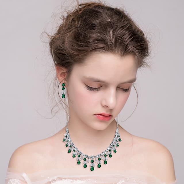 Detalle 2 de Parure mariage vintage Clearine Femme : collier cluster feuilles & goutte d’eau en zircon + boucles d’oreilles