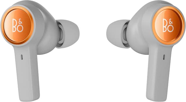 Detalle 2 de Bang & Olufsen Beoplay Eleven wireless earbuds (Copper Tone) with improved noise cancellation