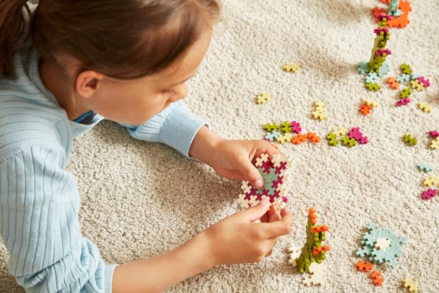 Detalle 2 de Plus Plus Building Blocks 240 pc floral