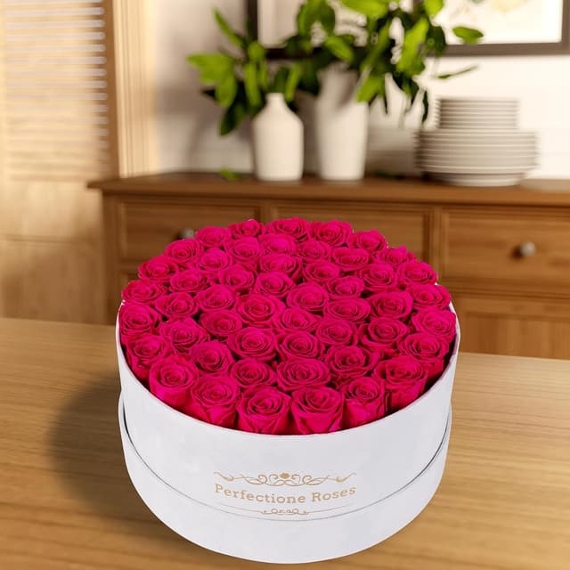 Detalle de 50 Piece Roses in a Velvet Box Preserved Flowers (Radiant Pink) — Gift-Ready Keepsake Bouquet