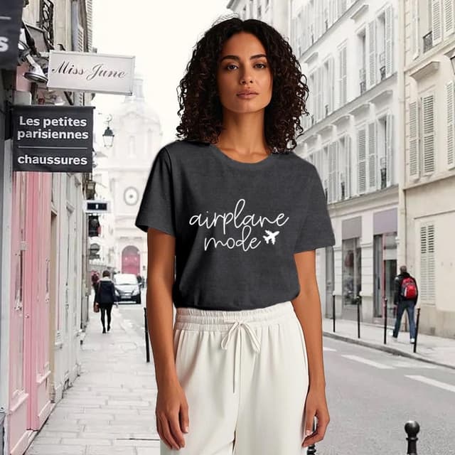 Detalle 2 de Qskall Airplane Mode travel T shirt