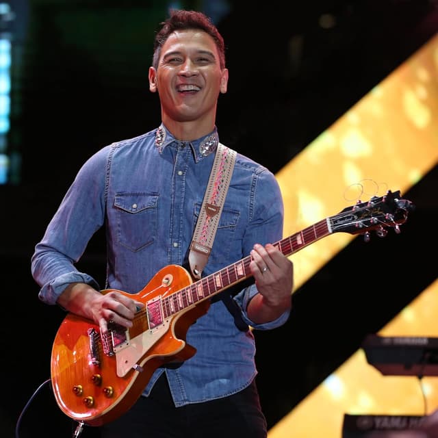 Detalle de YIKOKO Gitarrengurt mit Vollnarbenlederenden, 5,1 cm Breite – Baumwolle für Bass-, E- und Akustikgitarre